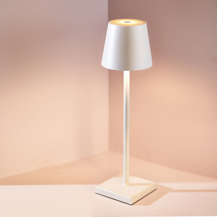 Metallic Touch Sensor Table Lamp